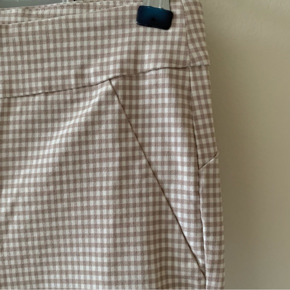 Camber & Grace Gingham Pant - Picture 4 of 10